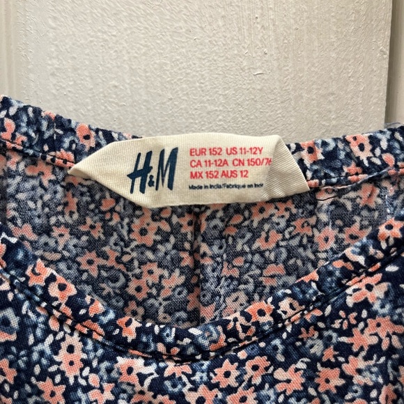 H&M Kid’s Romper. Size 11-12 Y. Floral pattern. - Picture 4 of 4